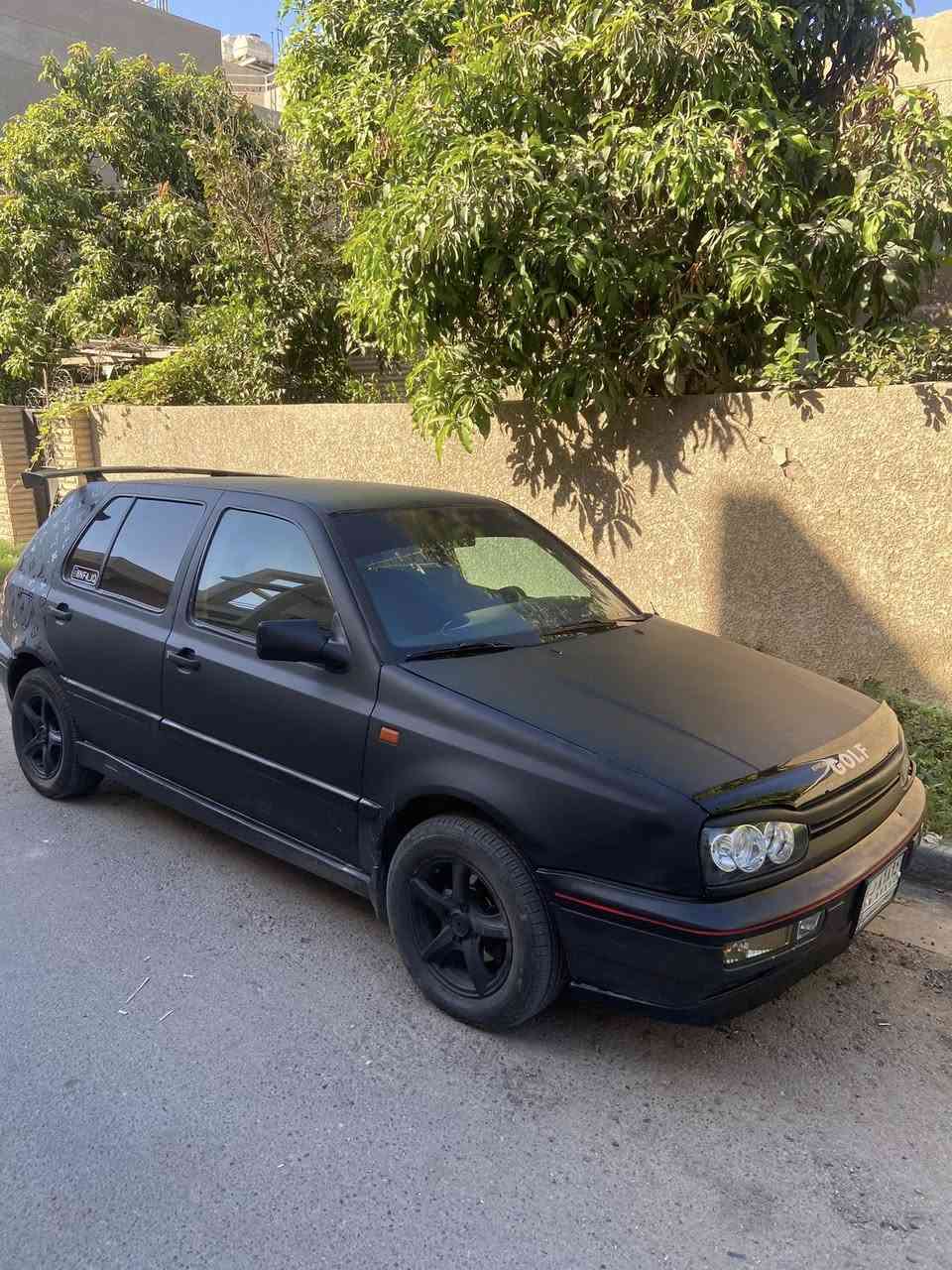 السلام عليكم حبايب من رخصه الادمن المحترم ..🖤
كولف محرك 2000 كير اوتو محرك وكير خير من الله موديل ١٩٩٢تبريد ثلج صدر امامي خلفي جديد تخم تاير قبل سبوع شاده جديد 
غرفتهه حلوه السياره مسجل سستم صوت كامل تخم سماعات سوني دمام خلفي
مغلفهه بل كامل فابلون اسود طافي تاركت ضمان سنه تجي اشوف السياره وبيك وخير وادلل 
السعر :49 وبي مجال حك الجيه 
غير متواجد على الفيس للاستفسار اتصل 
***********
مكان السياره العامريه او حي العدل مقابيل البدالهه
