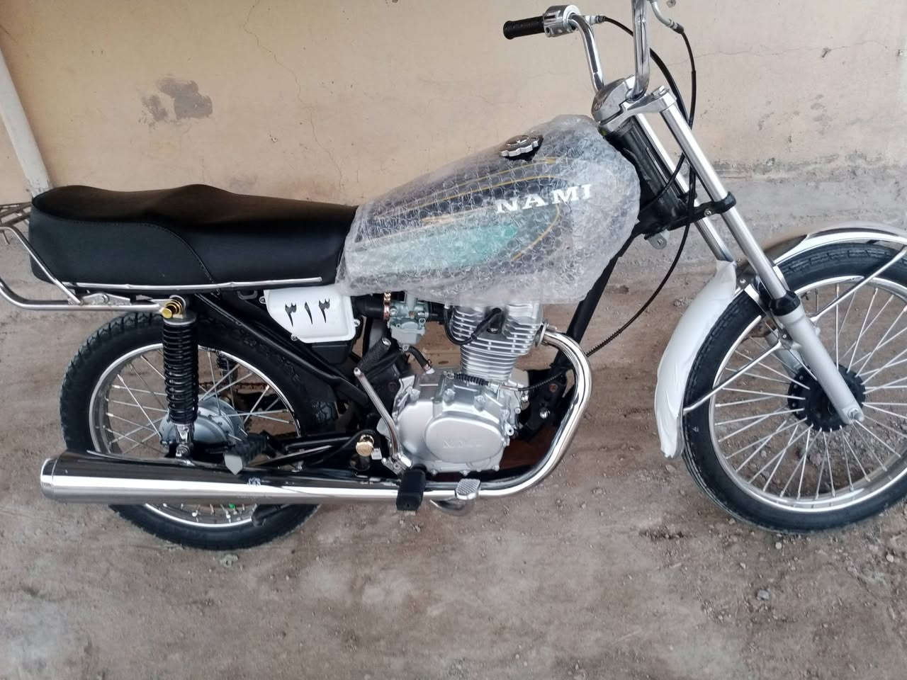 سلام عليكم اربعه كير كلك قبل شهر تعمرت مديل ٢٦ المحرك والغراض وشاصي ٢١ كلك غراض كله اصلي مختمه دراجه كدامك بعده سعره ٥٥٠ والله مو سعره بس محتاج فلوس  مكاني حريه رقمي ***********
