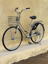 بايسكل بناتي ياباني حجم 27 ، لون سلفر مميز، گير داخلي 3 نمر وحساس امام...