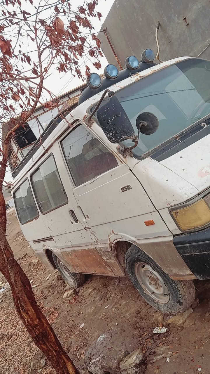 سلام عليكم كيا بسته موديل 96 رقم ألماني مكينه كايمه مكاني بابل شارع 80  سعر 15 وبيها مجال رقم ***********
