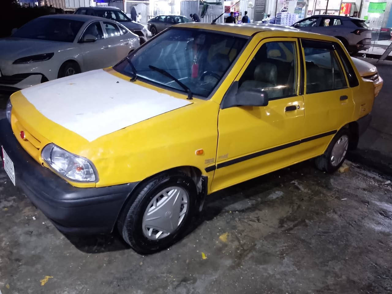 سلام عليكم سايبة 2011 عضم كير مكينة حدايدة تخم تاير كاملة شواصي نضاف السعر 25 مكانة دورة ***********
