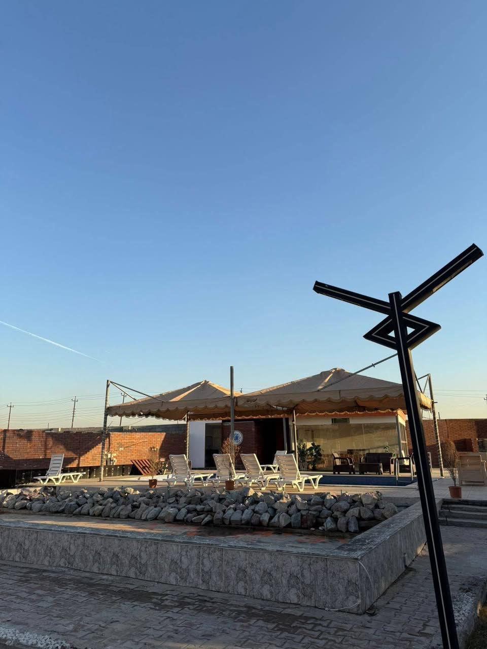 مزرعه بيت اهلنا
***********
دونمين
الدوره البوعيثه قرب المجزره
عدد الاشخاص ٢٥ 
الاطفال لل١١ سنه مجاني
سعر الاضافي لكل شخص ١٥ الف
عوائل وشباب
يوجد مسبح للاطفال 
دونم فقط للحدائق
توجد اربع جلسات خارجيه وعربيه
توجد مراجيح واماكن للكعدات
يوجد باربكيو
توجد بليارد فيشه منضده طائره تنس 
٣ عدد غرف النوم
حمامات داخليه اثنان 
وخارجيه اثنان
يسمح بدخول الديجي
يوجد انترنيت فري مجاني
اليوم يبداء من الساعه ٧ صباحاً الى ال ٦ مسائً الشفت الصباحي
يبدا الشفت المسائي من الساعه ال٧ مساءً الى الى ٨ مساءً
اليوم الكامل من الساعه ٧ صباحاً الى ٨ صباحاً ثاني يوم
