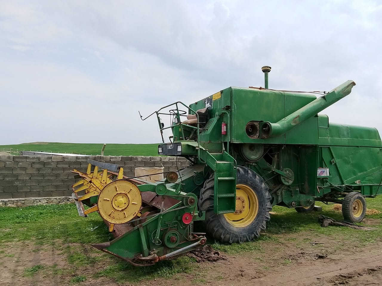 دراسة جوندير للبيع موديل 80 معمره كامل شرط السعر 15مليون وبيها مجال رقم الهاتف ***********
