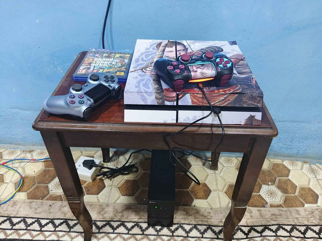 سلام عليكم بلي فور فات نضام 12:52 مهكر قرص جهاز نضيف
وما مفتوح ذاكرة 500 بي 4 لعبات  ويا ثنين جوستك تجاري نوعيه زينه ويا قرص جي تي اي ويو بي اس    (للبيع اني مكلف بل نشر)
*********** هاذ رقم ما متواجد عل فيس
