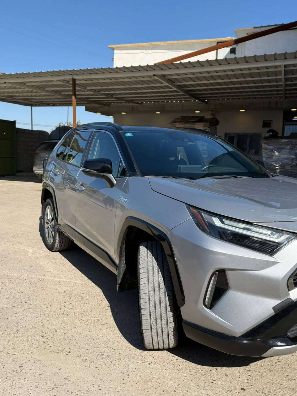 السلام عليكم راف فور هايبرد بلاك آن ثلاث انظمه كهرباء هايبرد بانزين للبيع موديل ٢٣ صور الحادث موجوده بيها صبغ وتبديل جاملغ السايق فقط وخدوش بسيطه بالباب الخلفيه السعر ٢٥٥
*********** وات ساب
