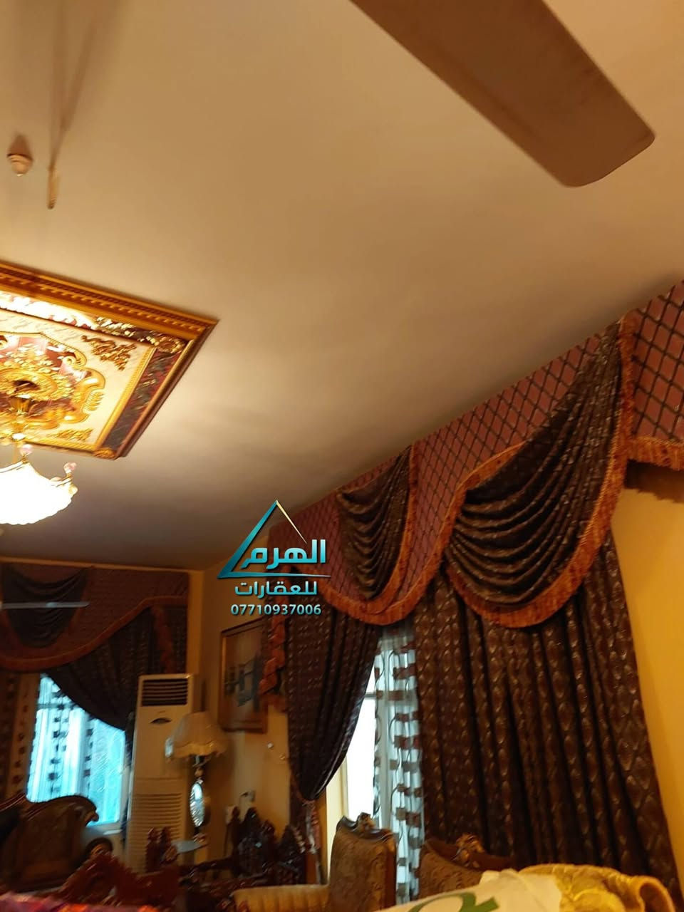 بيت للبيع – حي السكك / المربع الأول
الموقع: خلف جامع الحبيب المصطفى
الشارع: 15 متر

المساحة: 615 متر
الواجهة: 20 متر
النزال: 30 متر

مواصفات العقار:
• 6 غرف نوم
• بناء طابوق بالكامل
• واجهة حجر مطعمة بالمرمر
• منظومة كاميرات
• مسحوب ماء
• خطين ماء
• خطين كهرباء
• نظافة ممتازة جداً
• عقار درجة أولى من حيث الموقع والبناء

حصرياً لدى مكتب الهرم للعقارات

للاستفسار:
علق برقم (1) يوصلك السعر والتفاصيل على الخاص مباشرة

أو اتصل:
أنس خضير – ***********

موقع المكتب:
سامراء – حي الضباط الثانية مقابل شارع 2000

عقارات سكنية وتجارية وأراضٍ في مختلف مناطق سامراء
إذا عندك عقار للبيع تواصل معنا.
