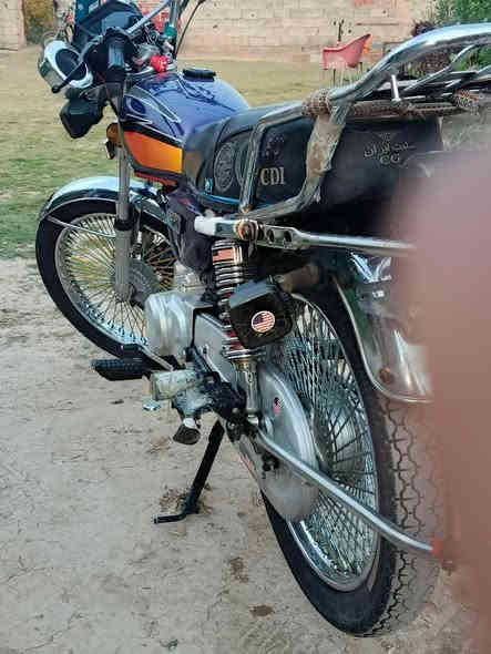 عمي سلام عليكم دراجه البيع مديل 2024دراجه خير من الله اورق كامله *********** دراجه حلوه ال سعر 500وبيه مجال خاص مارد بس على خط
