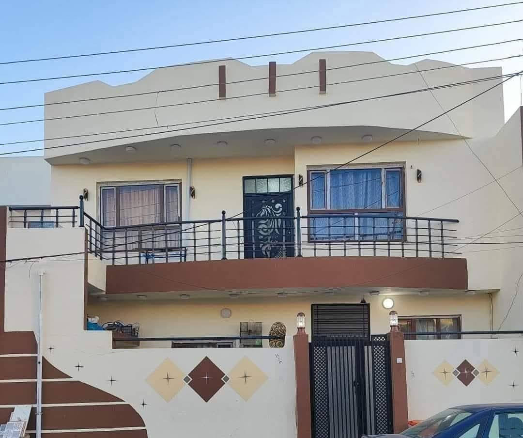 دارللبيع طابو صرف مساحة 110متر واجهة 10*10متر كركوك حي النصر مقابل 
جامع المدينة المنورة 
 طابقين  يحتوي على غرف نوم عدد 4 مطبخ وهول2 واستقبال وصحيات3 درج داخلي ونظام تبريد مركزي  طاقه شمسيه ١٦ امبير الاستفسار مراجعة مكتب الصالح للعقار  كركوك حي النصر شارع الوسط الاتصال
***********
***********
