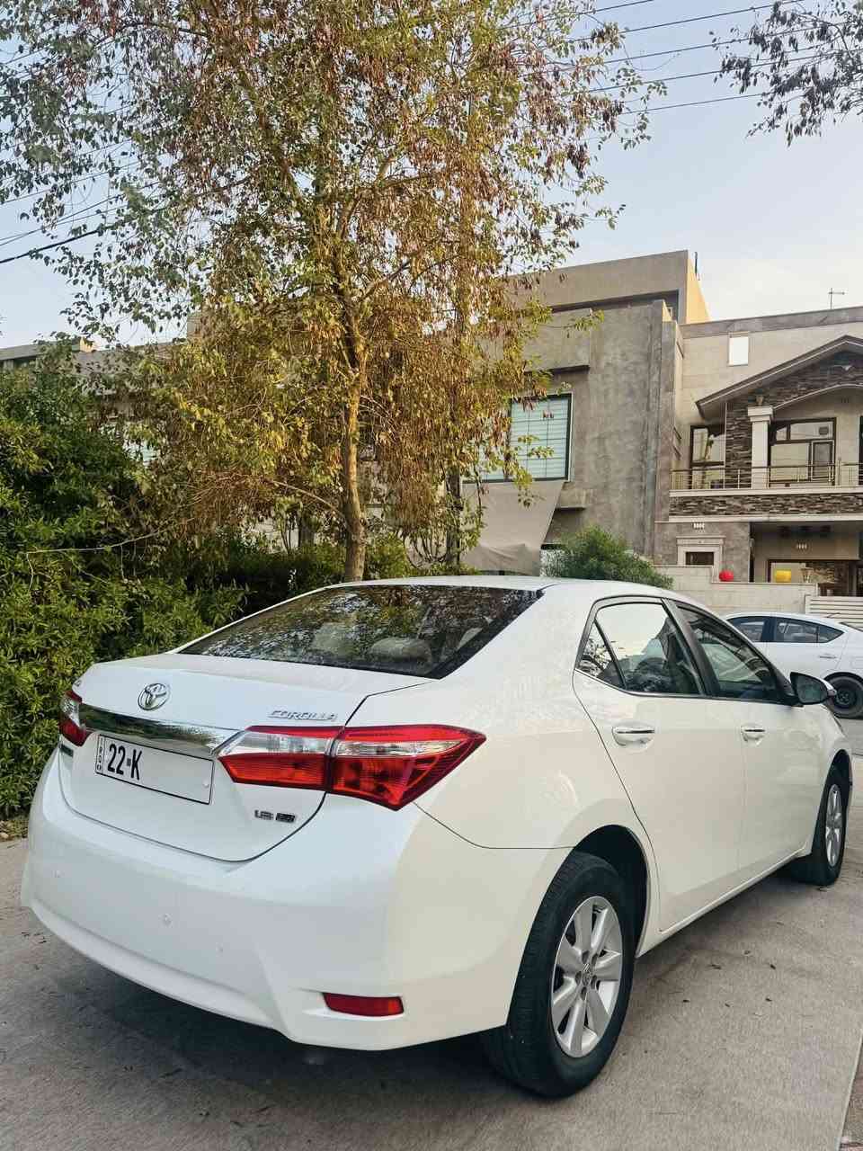 سياره. كرولا 2014 خليجي. شريكة جيهان.   محرك كبير 18
بصمة محرك كبير.  داخل اصفر.  
189 الف كيلو ماشي 
سيارة بيها باب خلفي. سايق صبغ   او دوسه.  20سم.  صبغ.   بعد شويه بيدي ئار.    او بيها حالوب. بعد مكفولة كفالة عامة.    گير محرك بشرت.   
مكان/اربيل. 
رقم اربيل سنوي جديد لحد 2029 

رقم/‭0772 943 8696
