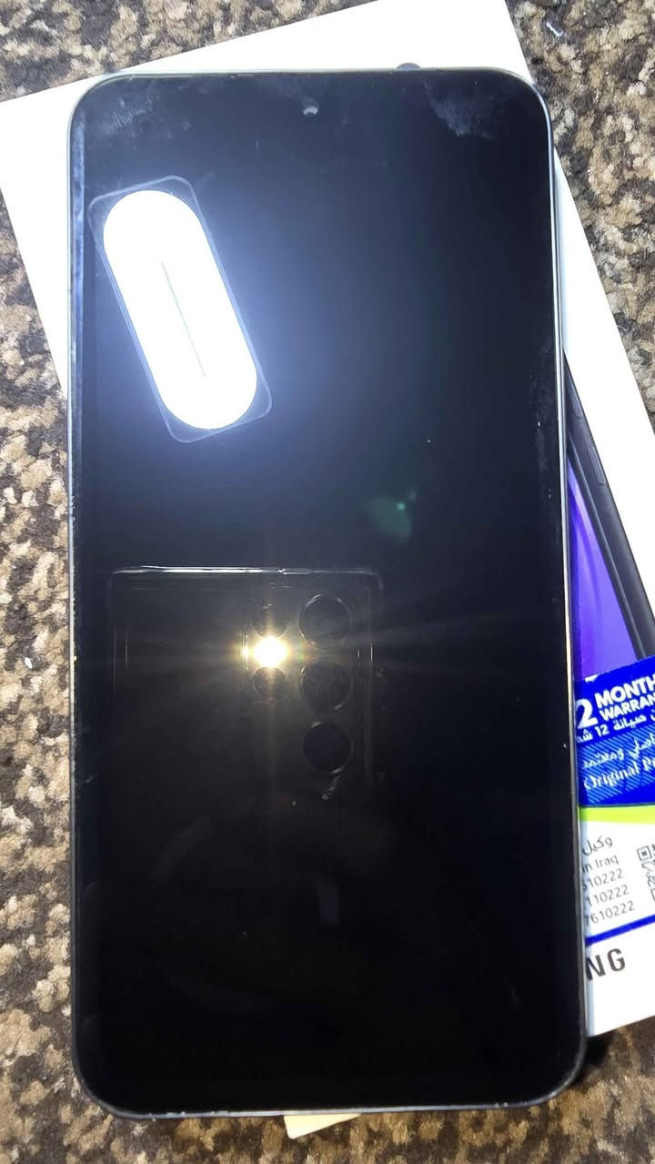 Samsung Galaxy A54 5G

اللون: أسود (Awesome Black)

السعة التخزينية: 256GB

الرام: 8GB RAM

المعالج: Exynos 1380 ثماني النواة

الشاشة: 6.4 إنش Super AMOLED

الدقة: +FHD ‏1080×2340

معدل التحديث: 120Hz

الكاميرا الخلفية:

50MP رئيسية مع OIS

12MP واسعة

5MP ماكرو

الكاميرا الأمامية: 32MP

البطارية: 5000mAh

الشحن: سريع 25W

النظام: Android مع واجهة One UI

الشبكات: يدعم 5G

مقاومة الماء والغبار: IP67

البصمة: داخل الشاشة

يدعم شريحتين

الجهاز معروف بشاشته القوية وأداءه الزين بالتصوير والبطارية، ومناسب للألعاب والاستخدام اليومي بشكل ممتاز. موصل, نينوى


**إذا كنت صاحب هذا الإعلان وتريد حذفه لأي سبب، رجاءا أرسل رسالة إلى الدعم الفني**