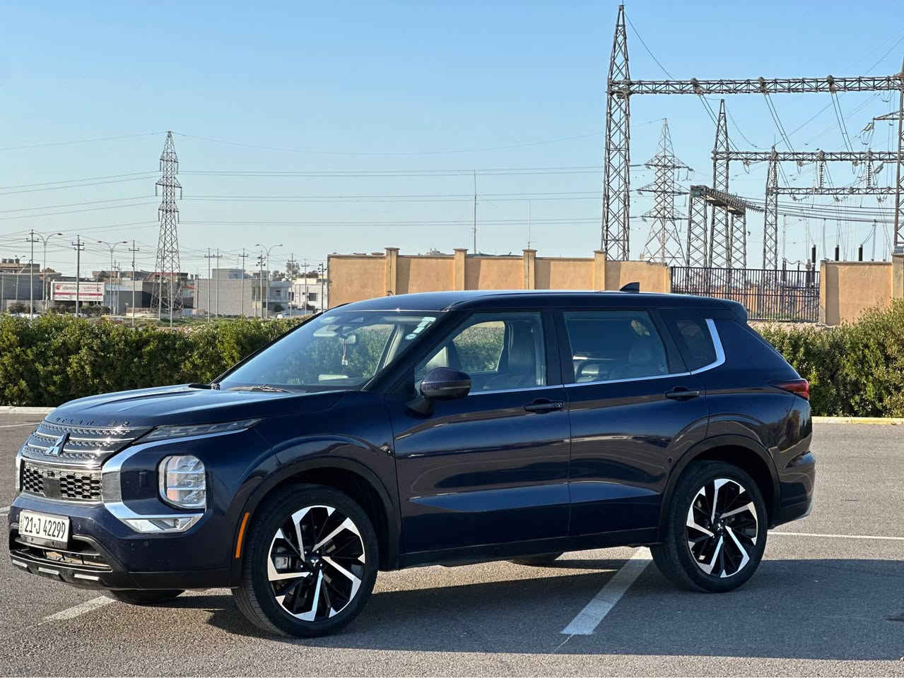 ئاوتلاندەر مودیل 2023 موسەفات SE ٣ریس کوشینە کوشین ساردو گەرمە رادارەو کامیری 360 پلەیە بەسمە 7 ئرباگە دەبل ئەکسلە 6مودی لیخورینی هەیە  وەکو بویاغ دوو پارچەی هەیە بونیت و چامەلخ ئرباگی سوکان تەقیوە
76هەزار روشتوە
سعری :205
ژم *********** أربيل, العراق
