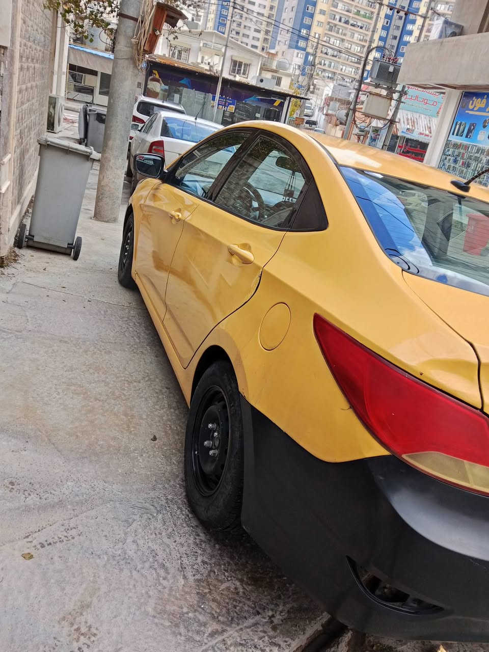 السلام عليكم 
سيارة اكسنت مضلع 
موديل 2016
وارد امريكي 
محرك 1600
السعر 100 $ 
بها مجال 
رقم الهاتف ***********
***********
