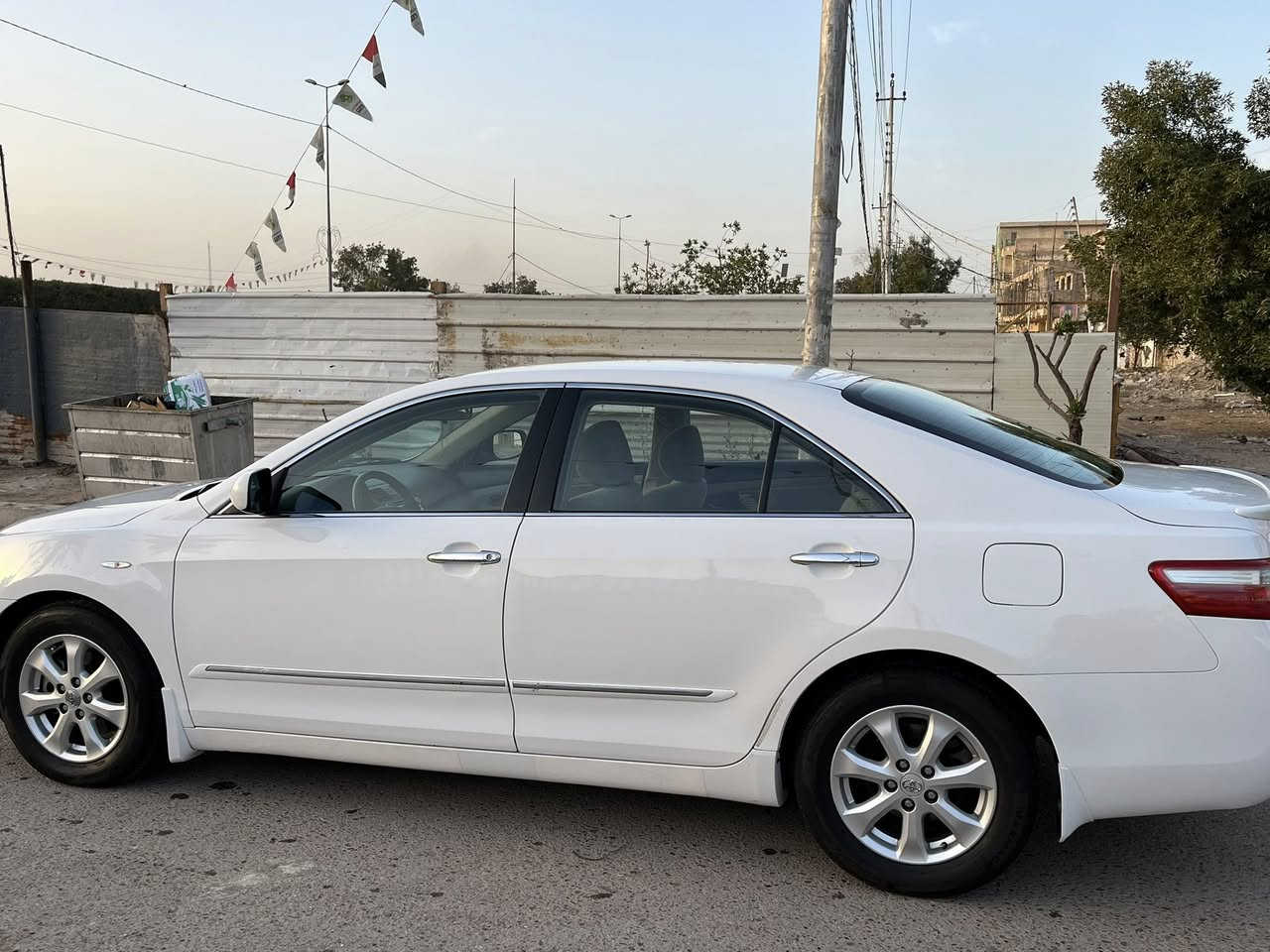 بسم الله الرحمن الرحيم
تيوتا كامري 2007 خليجي 

رقم بغداد انكليزي تحويل مباشر 

بيها صبغ باب خلف السائق والداير مال الجاملغ الخلفي بدون حادث اثر شخط

والباقي مكفول 

السياره جديده بمعنى الكلمه 

مثل ما موضح بل صور وبل واقع احلا 

مواصفات الكامري معروفه 

مكان السياره بغداد 

للاستفسار الاتصال 

***********

السعر 120 وبيها مجال بسيط 

غير متواجد خاص
