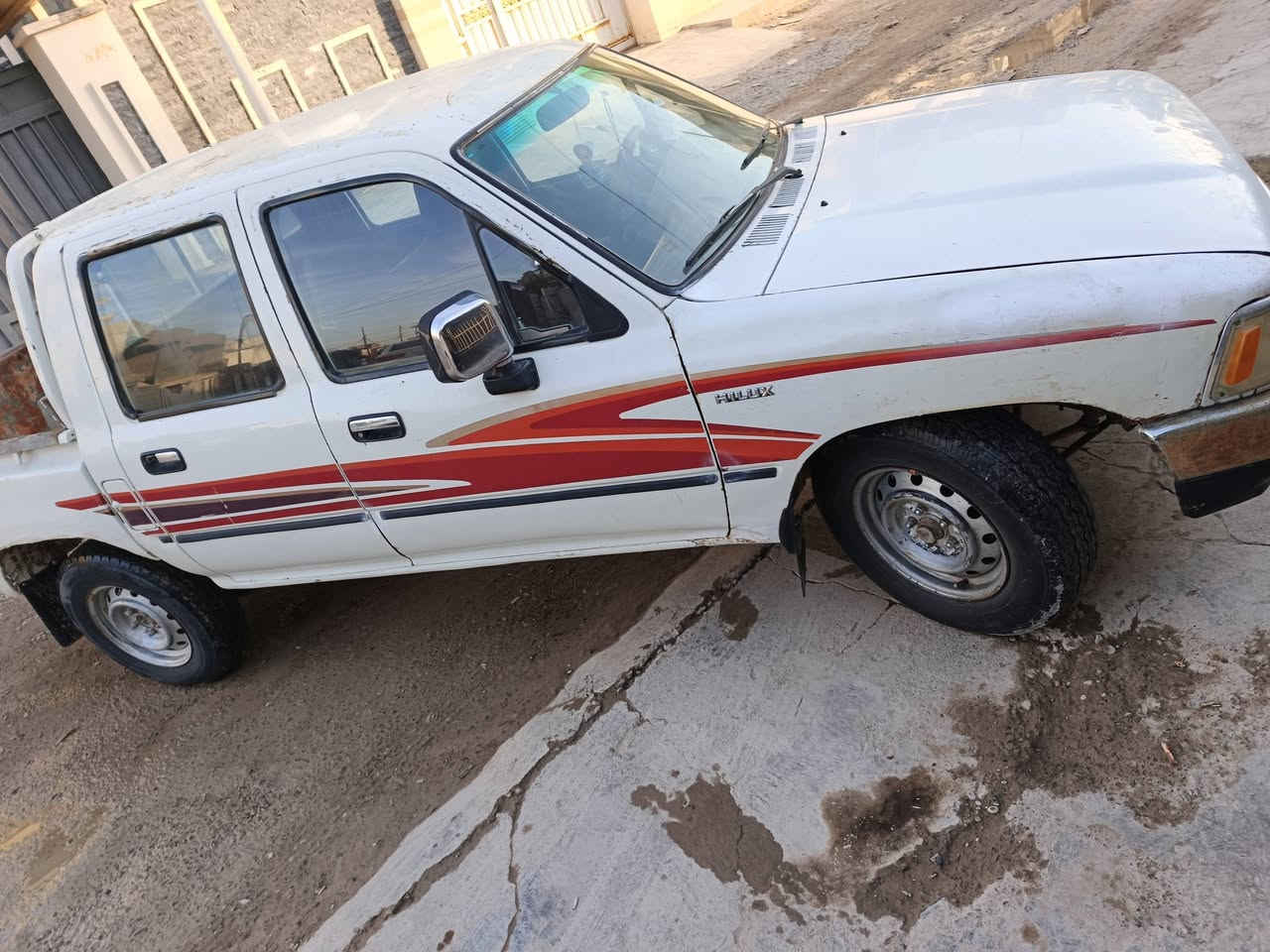 السلام عليكم 
بيكم دبل GLX داخل احمرفول مواصفات 
موديل 1992رقم صلاح الدين جديد بسمي تحويل 
گير واكسل وشاصي شرط
 محرك كروسيده  مجفت جديد
تدفئه شغاله 
تبريد عايزه كنبريسر منظومه تبريدكامله 
صبغ احزام مكفوله من الگلبه القماره بلاد 
سياره جاهزه مكان صلاح الدين سامراء 
سعر 65 بي مجال 
***********
