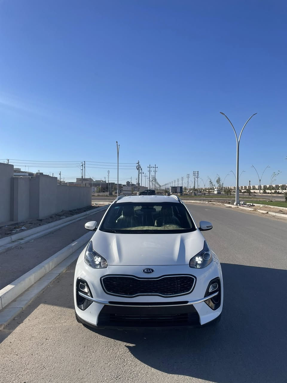 كيا سبورتج خليجي 2019 شكل 2020 رقم بصرة هزة جديدة ماشية 108km جاهزة بدون أي نقص تبديل بنيد اصلي خليجي والعرضانية والباقي كفالة بدون اي صبغ او طخة او شخط محرك دوش ايضاً كفالة رايدها ب173$ اي استفسار *********** مكاني البصرة متوفر واتساب
