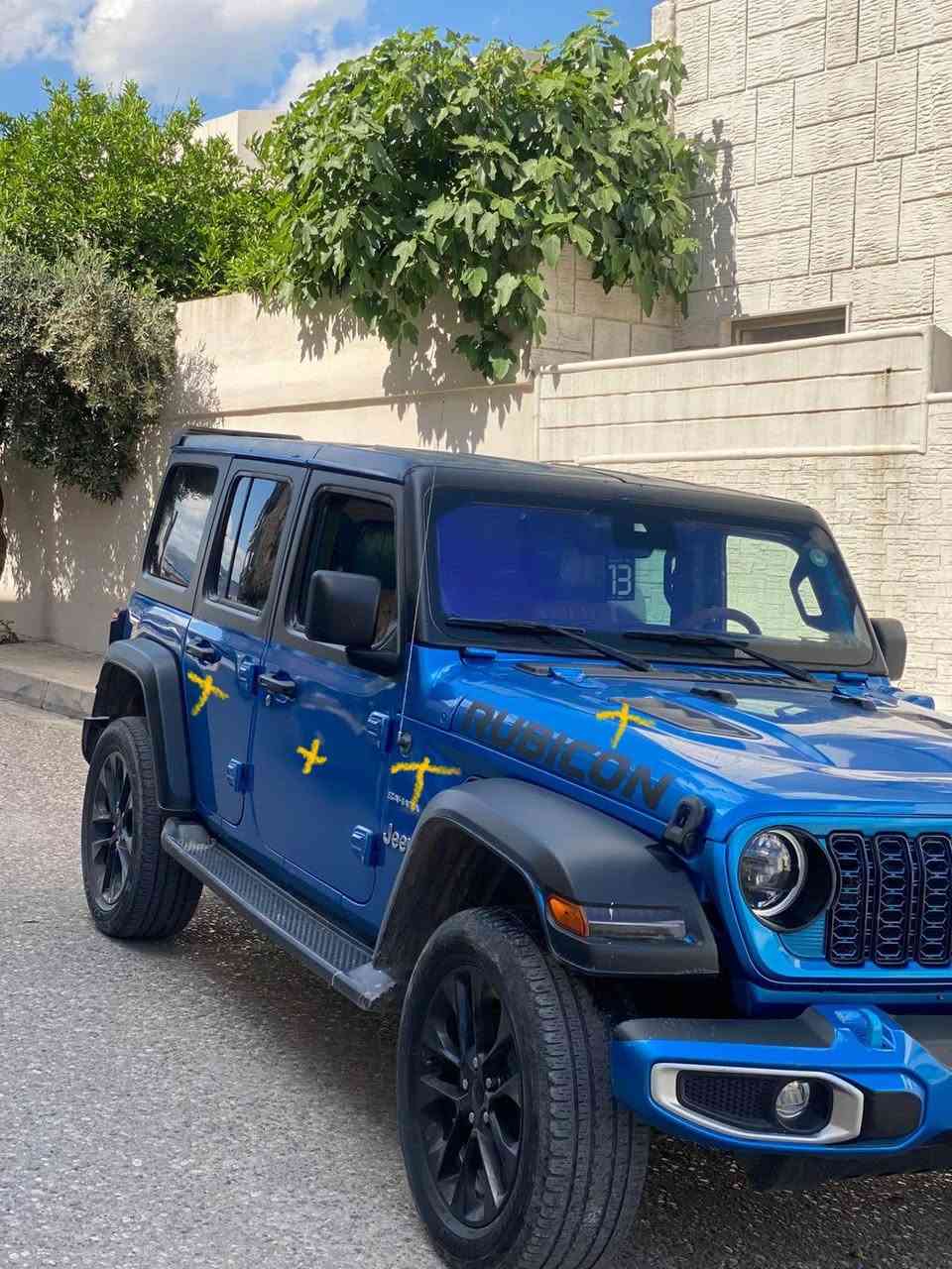 جيب رنكلر ٢٠٢٣ هايبرد فول 
سعر ٢٢٥ 
تيل ***********
سياره 5 بارجه ي سبوخه بي زورئ دخلي شتي نه گرتوه رقم سنوي نويه لسه ر ناوي خومانه 
مواصفات سحاري فوله هايبرد بسمه و شخال شاشه مه زن كوشنات جلدو كهرباي ه مود دبل فووول له روي مواصفات فوله 
سعر ٢٢٥ مجال
تيل *********** اكر, نينوى
