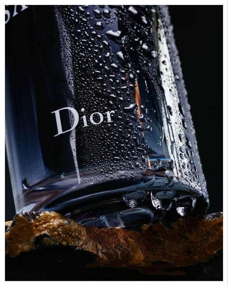 💙عطر سافاج الأسطوري💙
SAUVAGE😎
عطر الفخامة والرجولة 💪
البرفيَوم الأكثر مبيعآ وآثاره بالعالم 🏅
عطر سوفاج اطلقته ديور وتميز بكونه اكثر العطور الرجاليه اثاره 
عطر سوفاج هو العطر الرجالي الأشهر من بين العطور الرجالية حول العالم فإنه يتمتع بتركيز عطر يلفت إنتباه العديد من الرجال و يعجب النساء ايضاً لأنه افضل عطر ديور رجالي قامت بتقديمه هذا الماركة الرائعة لإنتاج العطور الجذابة.
وهوه ثوره في عالم العطور فهو تركيبه جريئه وقويه تمنح انتعاش والثقه للرجل وهو عطر كلاسيكيه الخالده َرمز للذوق الرفيع ♥️
حكايه من حكايات الجمال والأداء الخرافي وتناغم النوتات العطريه من افخم العطور 
رائحه تخطف الأنظار 
#الاصلي المنشأ فرنسا 🇫🇷 💯 

السعر 15 الاف  
🚘 يوجد خدمة توصيل لجميع محافظات العراق ٤ الاف 🚘


**إذا كنت صاحب هذا الإعلان وتريد حذفه لأي سبب، رجاءا أرسل رسالة إلى الدعم الفني**