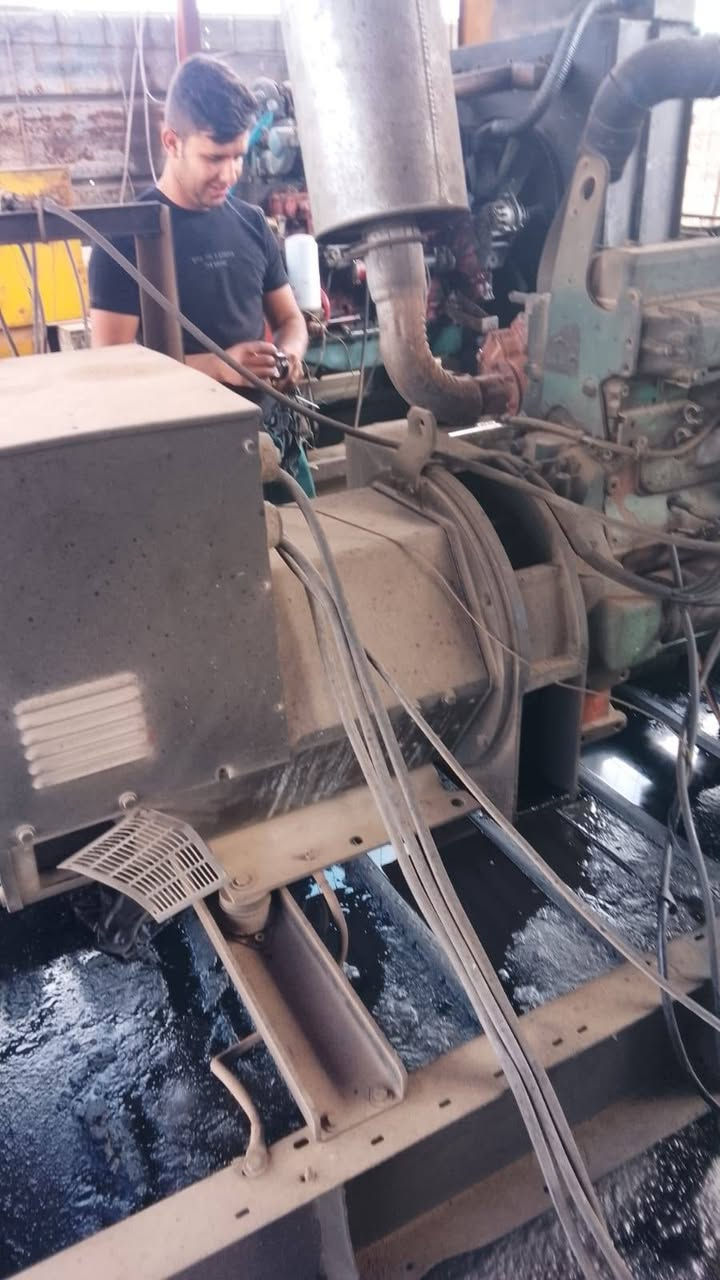 فالفو فمتة محرك T7 بلادي لامكصوص ولامجفت وحالة المحرك جيدة  راس توليد ٢٥٠ kv حمل ٥٥٠ موقع المولد ابو غريب قرب عكركوف السعر ٣٥ ورقة الاستفسار الاتصال على الرقم ***********
