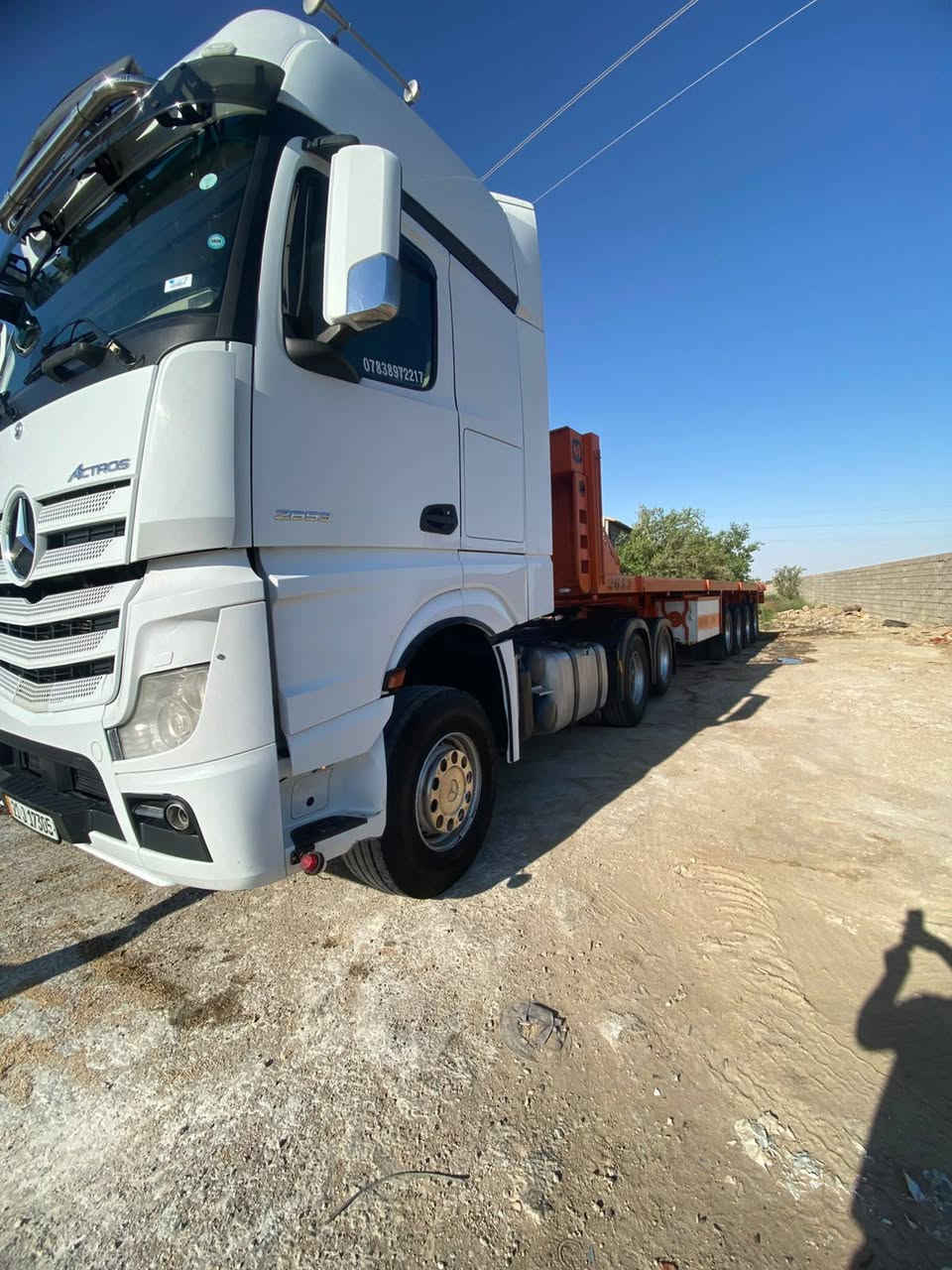 وحش 2019 حجم 53فول مواصفات سقف عالي سنكل مزوج بلادي  عربانه حداده الجرف اربع محاور ويل كروم الاستفسار ***********
