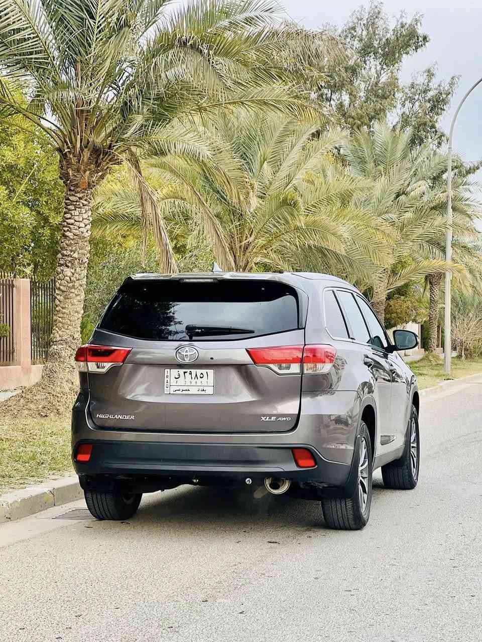 تيوتا هايلاندر 2019
محرك 6 سلندر 
فتحه + بصمه
كراسي جلد + كهرباء 
جنطه كهرباء 
رادار امامي جانبي 
ماشيه 38 الف
السعر 265$$
مكان سياره بغداد 
*********** واتساب

‭   
اتصال0777 478 0969‬
