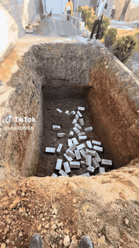 سلام عليكم يوجد كادر عمال الكافه الاشقال المذكورة رقم الهاتف ***********
