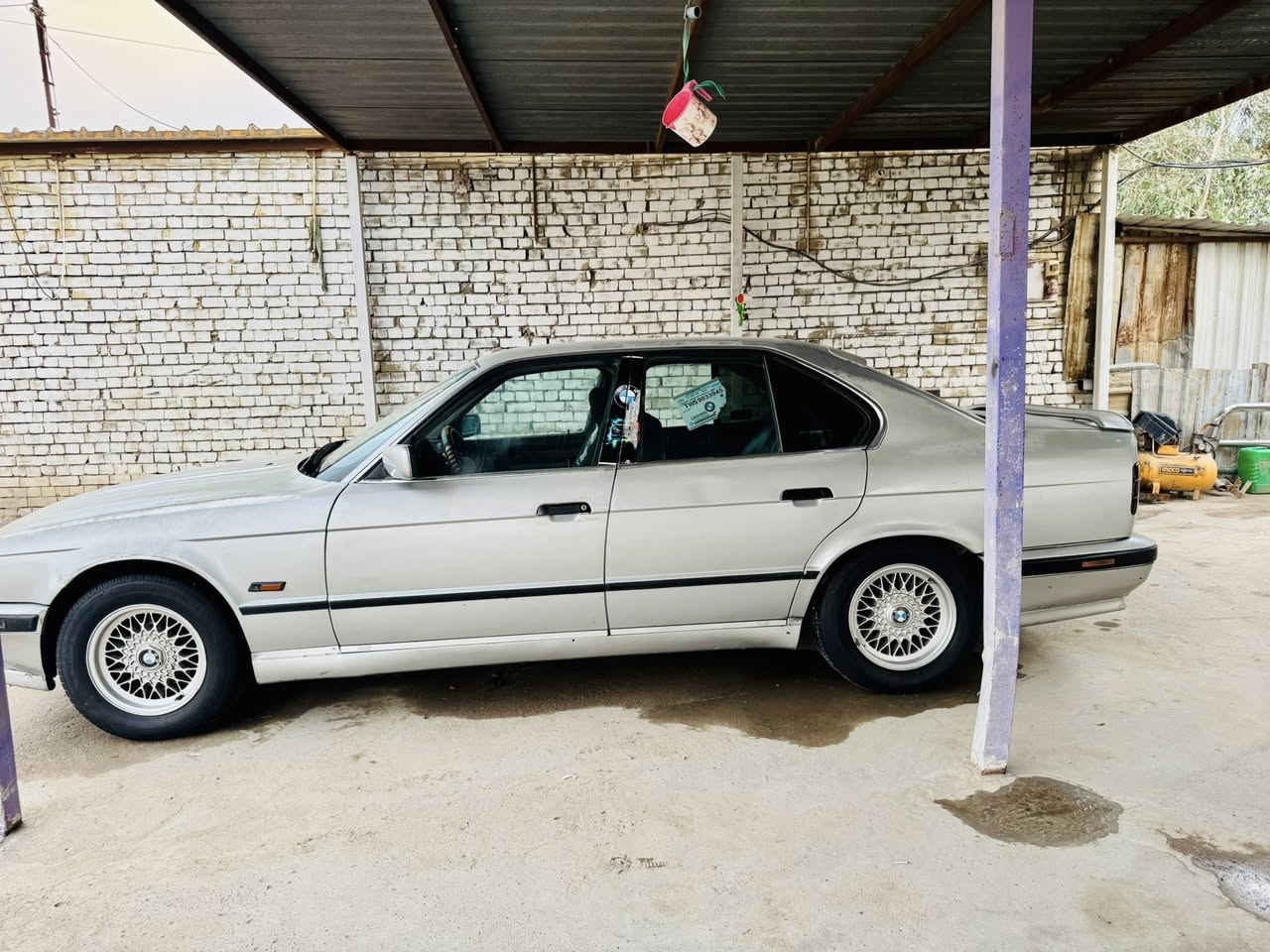 السلام عليكم

بي ام BMW

البيع موديل1992

525iمسكر عددل  

بلاد اوتماتيك  

اربعه جام كهرباي 

رقم بغداد تحويل ثاني يوم 

مكاني الحيدريه بين النجف وكربلاء 

السعر48وبيهه مجال حك الجيه 

السياره بدون ضرر جارده بيهه فقط

جاهزه السياره مكينه كير حداديه تخم تاير

اخوان التفاصيل اكثر الاتصال ‭٠٧٨٢ ٦٥٥ ٦٢٥٥‬

غير متواجد عالفيس  وبخدمتكم
