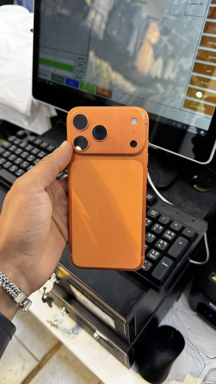 ايفون 17 برو ماكس
ذاكرة 256 
بطارية 100 
جهاز جديد بعده بالضمان 
تواصل ***********
