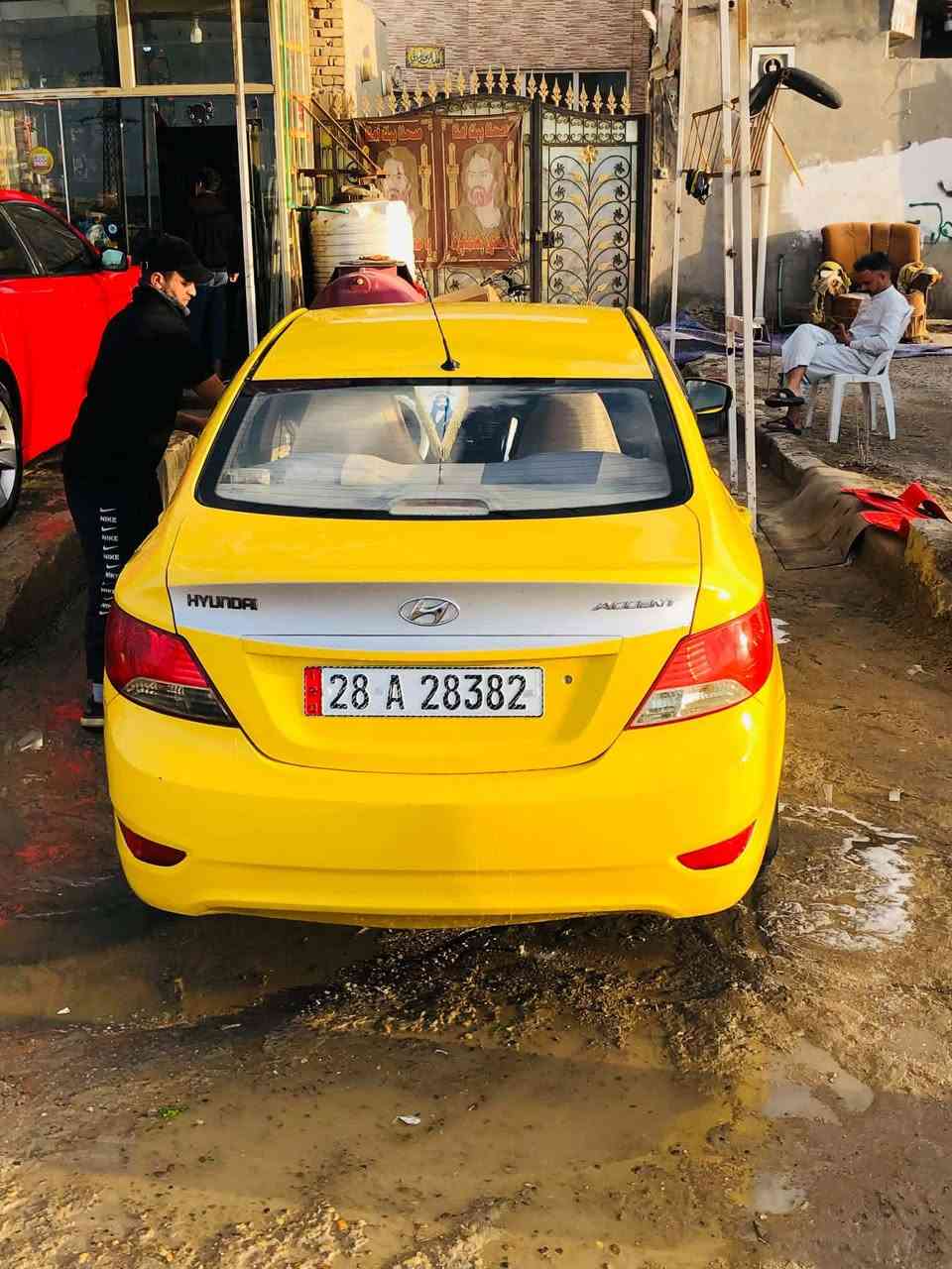 السلام عليكم اكسنت ٢٠١٣ بيه طخه بسيطه بل الخلف والباقي مكفول السياره حلوه بيه نواقص بسيطه السعر ٧٣ وبيه مجال ***********
