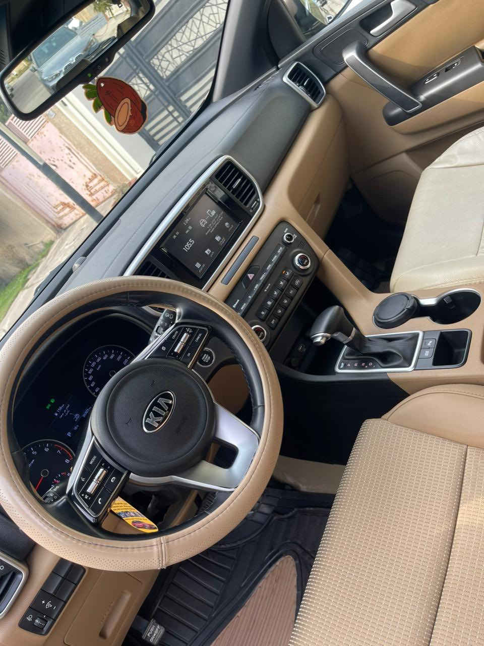 كيا سبورتج خليجي موديل 2020 رقم بغداد سنويه وهزه ورقم جديد ماشيه 37 فول عدا فتحه  مكفوله عدا بارد بلباب وصبغ شبرين سياره جديده محرك 2000 دوش بسمه كراسي كهرباء تشغيل عن بعد شاشه  اصليه حساس امامي خلفي 5 ويل كب مري شفط مكاني بغداد الأطباء السعر 188

***********
