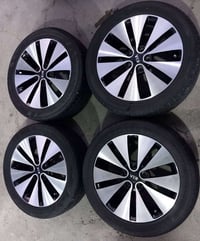 تخم ويل كب 18 اصلي + 4 اطارات 245/45/18  السعر:300 الف (اوبتما..سول......