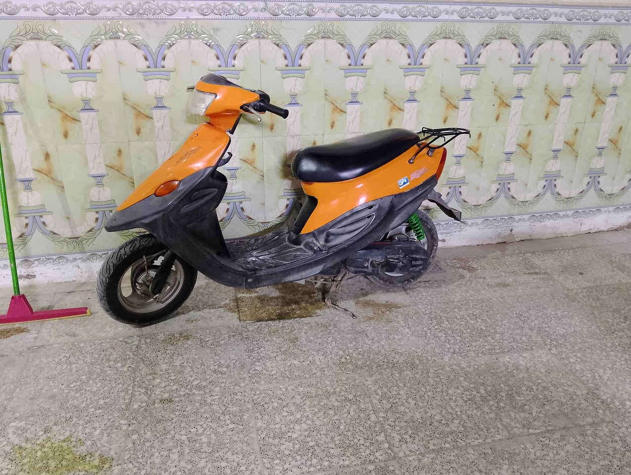 السلام عليكم اخوان دراجه تسع ظروف السعر 450 العنوان ميسان العماره ام غرب الشيشانى رقم الهاتف ***********
