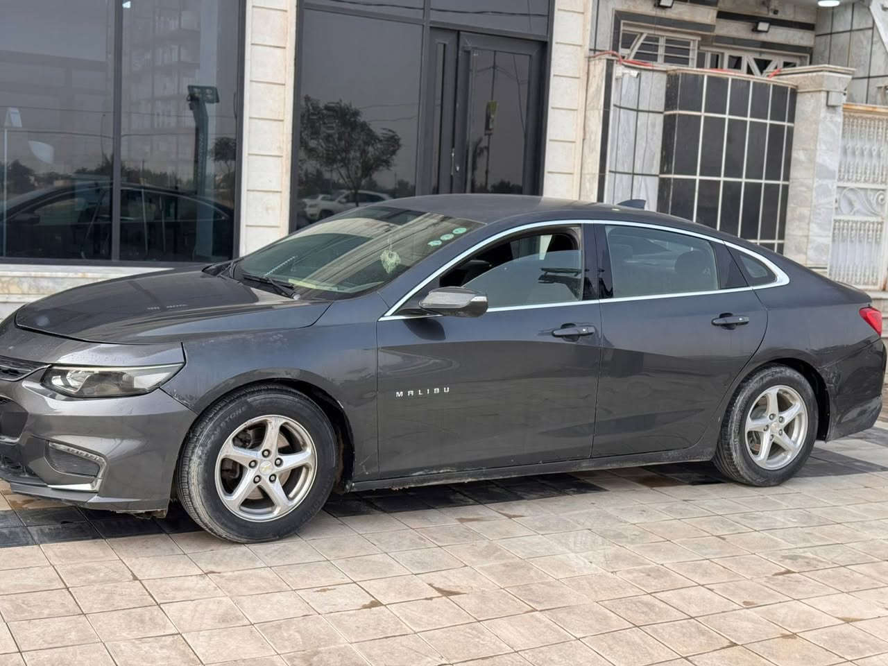 ماليبو 2017
حادثها دعاميات وخشم البنيد فقط مصبوغ والباقي مكفول من الصبغ والتبديل
خمس بصمات 
تشغيل عن بعد شاشه جبيره 
لون رصاصي 
LT 
رقم اربيل
سنويه ساقطه 
95 وبيها مجال 
كشن كهرباء 
***********
