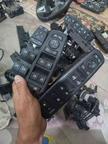 السلام عليكم غراض رينو للبيع بغداد الرصافه السعر داخل التعليق مع الصوره اي استفسار الاتصال ***********
