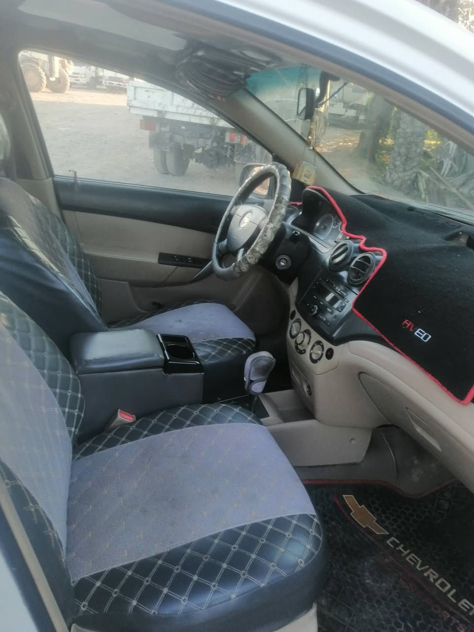 افيو 2011خليجي  السعر 65 بيه مجال الاتصال ***********
