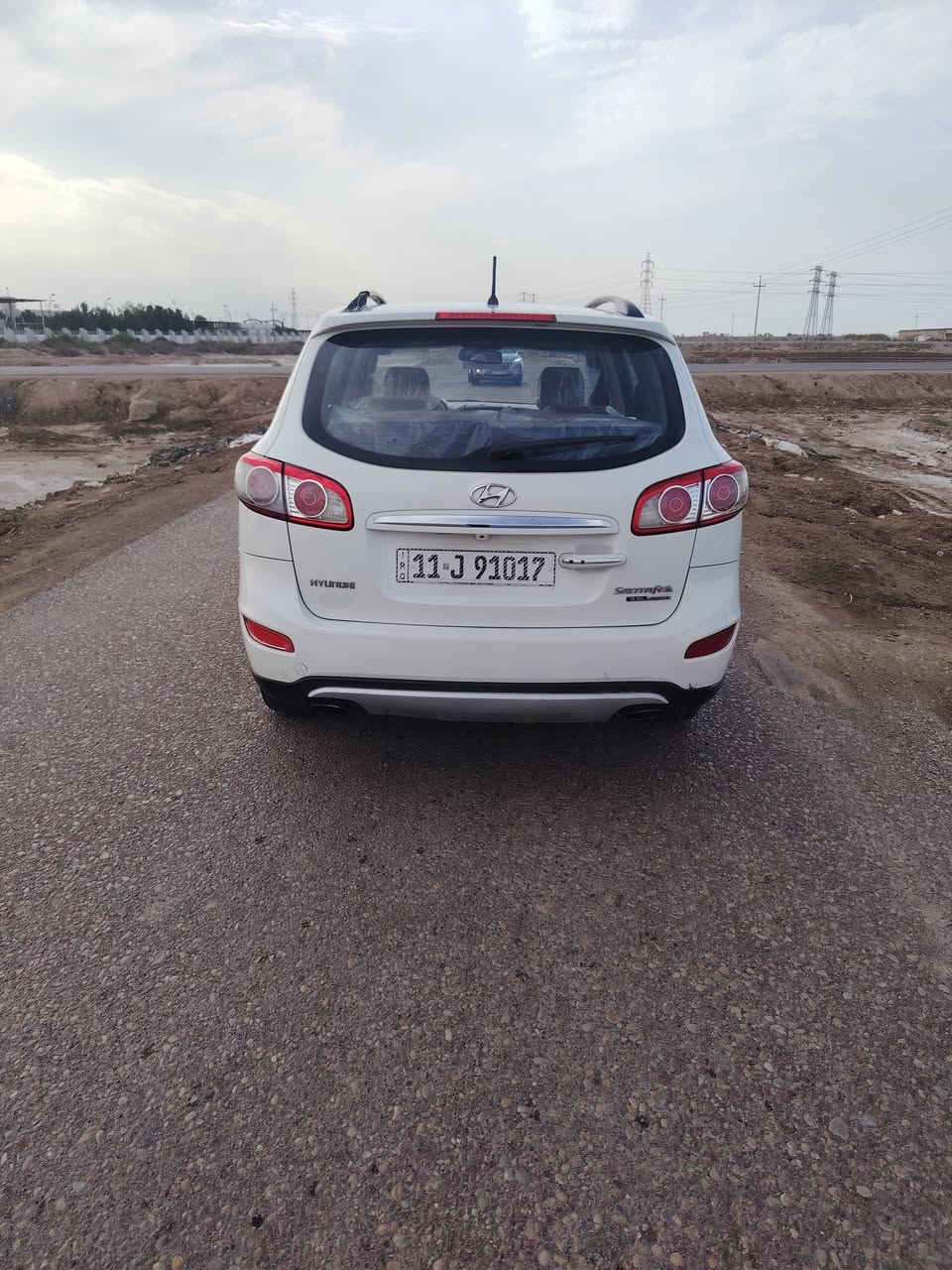 سلام عليكم لبيع سنتافيه موديل 2012وارد خليجي مكينه ٦سلندر ٧راكب فول مواصفات فتحه سقف بصمه فول لخير السياره جديده وكفاله بيه فقط هلال الجاملق الخلفي بيه صبغ والباقي كفاله ماشيه190 حقيقي رقم بغداد إنكليزي مكان السياره ميسان السعر  140ورقه والشراي يتصل
***********/***********
