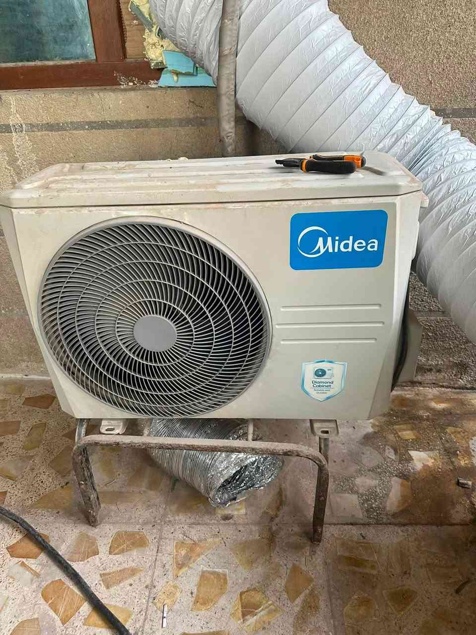 سبلت ميديا واحد طن الجهازشغال ومابي نقص السعر 200 وبي مجال شي بسيط 
***********
