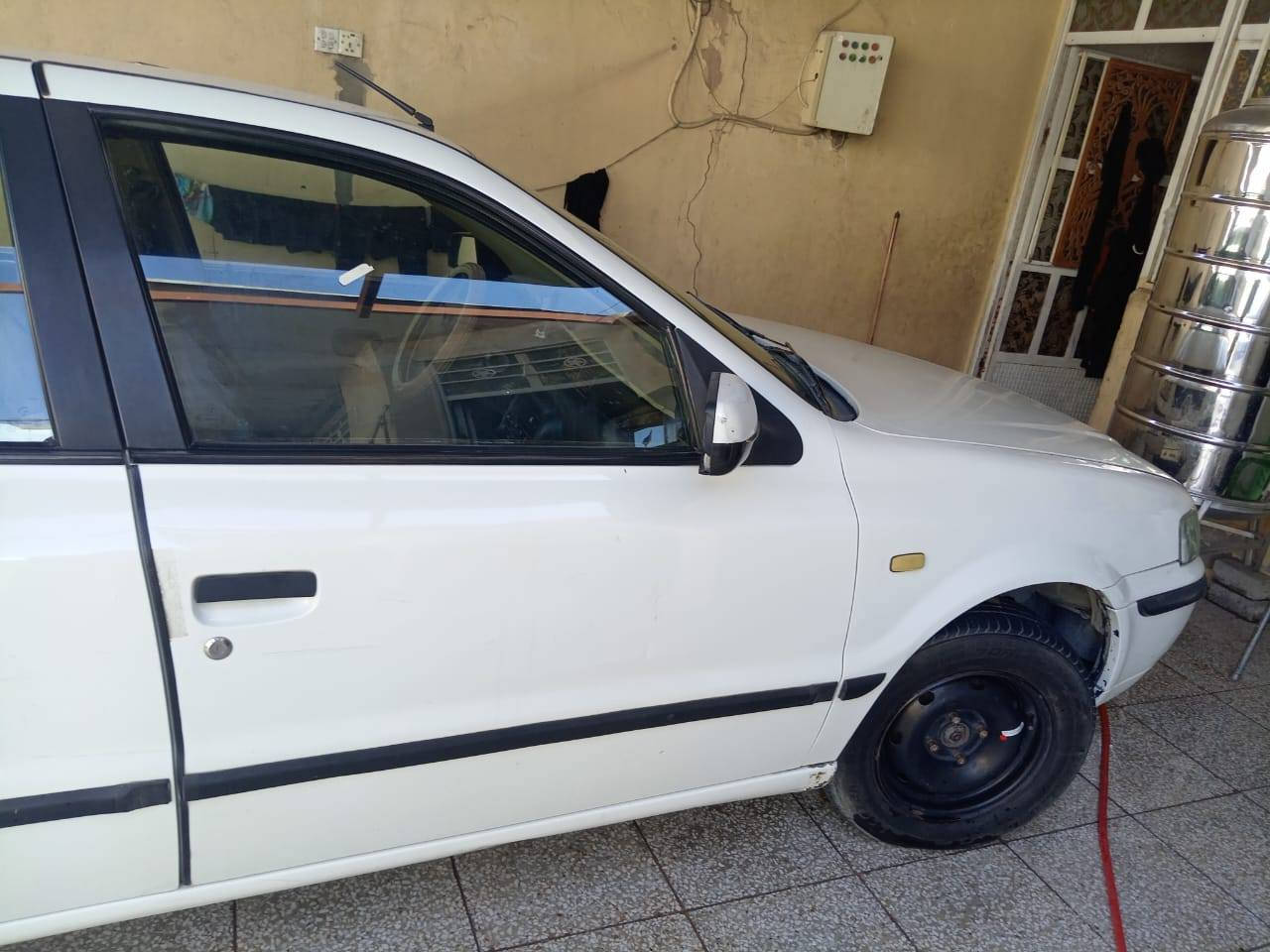 سمند 2009 ضربه في الجاملغ الايسر جهة السايق معمر سياره نضيفه ب37.         مكان بغداد 
                           ***********
