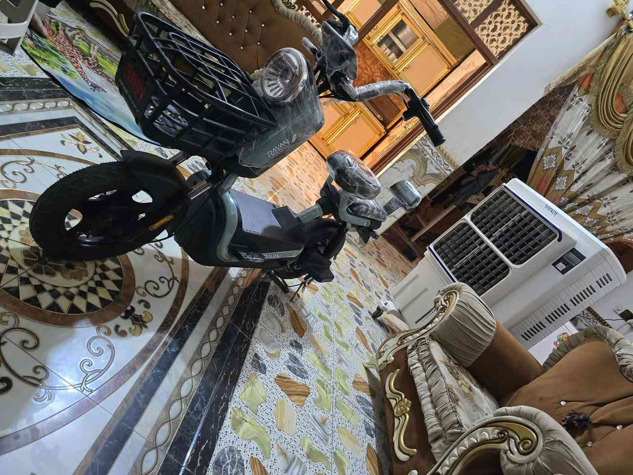 السلام عليكم من رخصه مدير الكروب بايسكل شحن  للبيع
جديد ستخدام بيت يعني نضيف مراوس بايسكل شحن أر 9او 11انطي فرق لستفسار ***********
