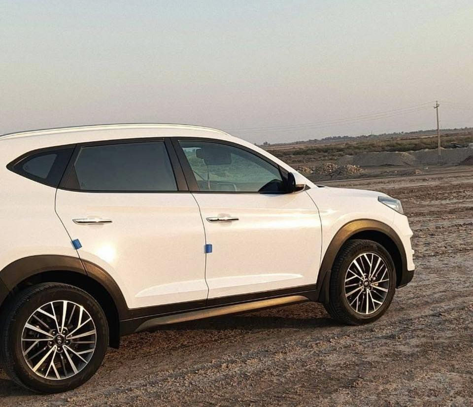 توكسان 2020 خليجي مكينة كير صدر تبريد شرط كفالة بيه اثر حالوب  بدبي  بنيد وقماره مكينة 2000 دوش
شاحن واير ليس
بصمة 
نظام ترحيب
مري شفط
ثلاجةً بجكمجة
كشن كهرباء
وارضية جلد مغلفه
سعره 190 وبيه مجال بسيط
مكان سيارة الغدير 
للتواصل *********** ابو حسن غير متواجد عل نت للبيع فقط…
