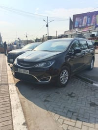 كرايسلر فيوجر 2020 للبيع..    حادثها بأمريكا ابواب سلايت ومبدلات بلادي...