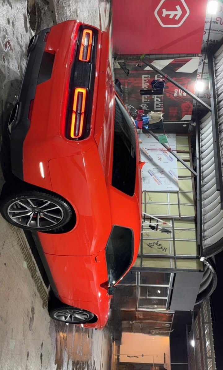 دوج جالنجر R/T 5700 سوبر تراك باك
موديل 2022 لون مميز برتقالي 
رقم اربيل شمالي 
ماشية 21 الف بعدها زيرو 
فول مواصفات عد الفتحة والرادار فقط 

1- كشنات كنتارة
2- كشنات تدفئة تبريد
3- خزن ميموري 3 وضعيات
4- كشنات كهرباء 
5- ستيرن كهرباء ينزل ويصعد
6- حساسات خلفية وجانبية 
7- رادار جانبي
8- مري قلاب عند الرجوع الى الخلف 
9- نقاط عمياء في المري مع مانع ضباب 
10- لايتات زنون بلاد 
11- سماعات هارمن كاردن
12- شاشة كبيرة مع وضعيات سبورت
13- تشغيل عن بعد 
14- كزوز دبات سود بلاد 
السيارة ستوك للأخير ماملعوب بيها ابد 
بيها فقط شبر صبغ في الجاملغ الايمن الامامي
ايرباك الكشن ضارب فقط
مكان السيارة بصرة 
***********

