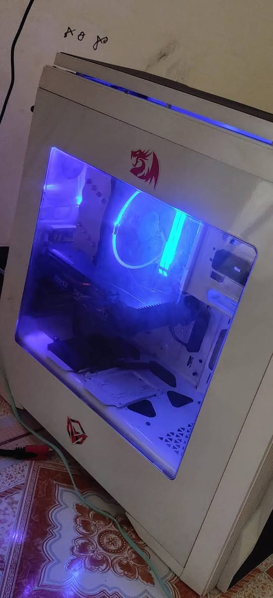 السلام عليكم حاسبه العاب ومونتاج 
تشغل كل الالعاب 
المواصفات
R5 3600
Msi Rtx 2060 ventus
Psu rocket  750 Gold
Ssd 120g klevv
Ram 2x ddr4 3200 croser Rgb
Hard 1t 
Case deepcool
motherboard asrock b450m-hdv

الشاشه 
Asus 24
144hz 1ms

الملحقات
 كيبورد razer blackwood
الماوس logitech g502
هيد سيت عادي
جويستك بلي فور شكل بلي فايف

الحاسبه نضيفه كلش 
مكاني الرمادي السعر 550 الف

واتساب 
 ***********
