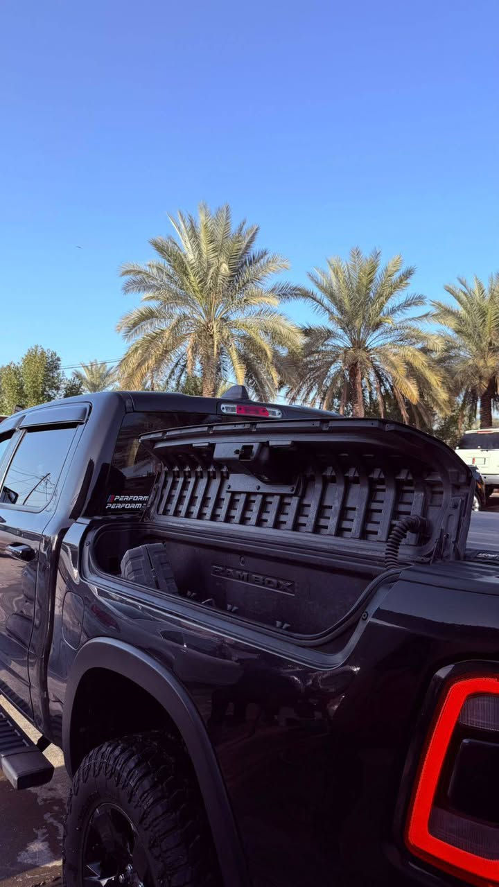 السلام عليكم
دوج رام ريبيل موديل 2022
8 سلندر هيمي اتوماتيك
اللوحات رقم اربيل مميز
وارد كندي
مواصفات 
بانوراما فتحتين رام بوكس
جكات بلديه امكانيه ارتفاع وانخفاض السياره ٤ درجات
شاشه تيسلا رادارت
امكانيه تعديل ارتفاع دوسات البنزين والبريك مقاعد كهرباء وخزن 
تشغيل عن بعد داخل السياره اسود واحمر ستيرن تدفئه حساسات امامي خلفي كامره خلفيه دواره مقاعد خلفي متحركه نظام دفع رباعي قفل اكسن نزول منحدرات اضواء زنون سماعات البينتخم تاير جبلي اصلي مزوده سبيسرات وياله تخم امامي خلفي وبعد بيه هواي مواصفات حداديه جديده السعر ٣،٨٥ $ 
تلفون ***********
