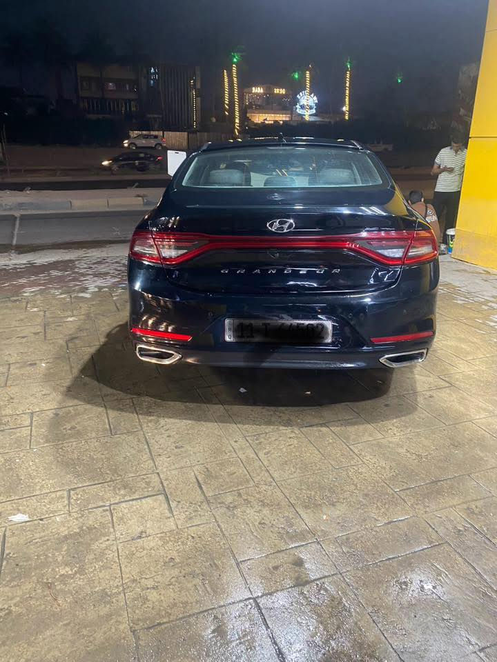 هونداي گراندور ازيرا 2017 وارد كوري محرك 2400وبيها منظومة غاز سعرها 140مكانها بغداد ***********
