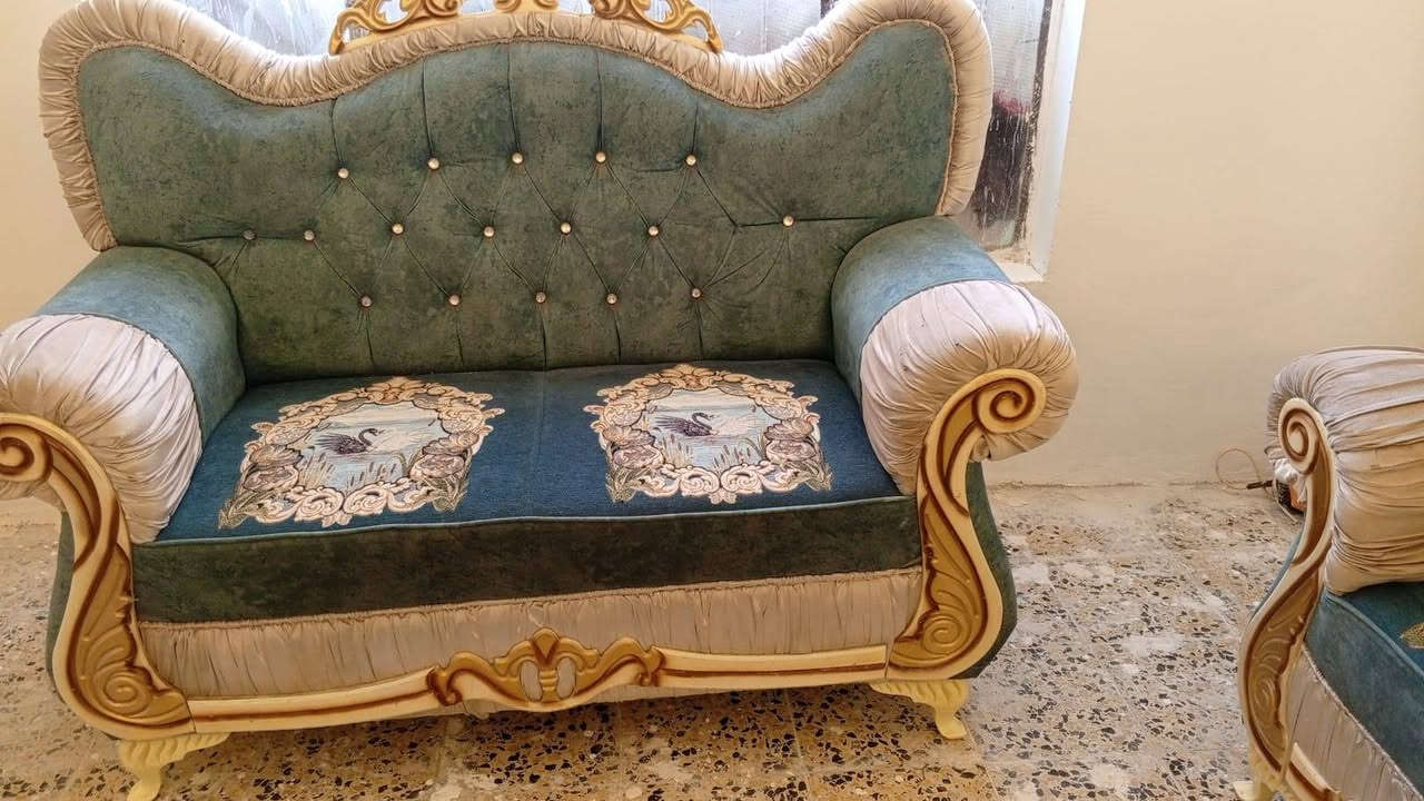 تخم للبيع ١٠ مقاعد وتاج برده طول اربع امتار السعر ٥٠٠ وبيه مجال بسيط


**إذا كنت صاحب هذا الإعلان وتريد حذفه لأي سبب، رجاءا أرسل رسالة إلى الدعم الفني**