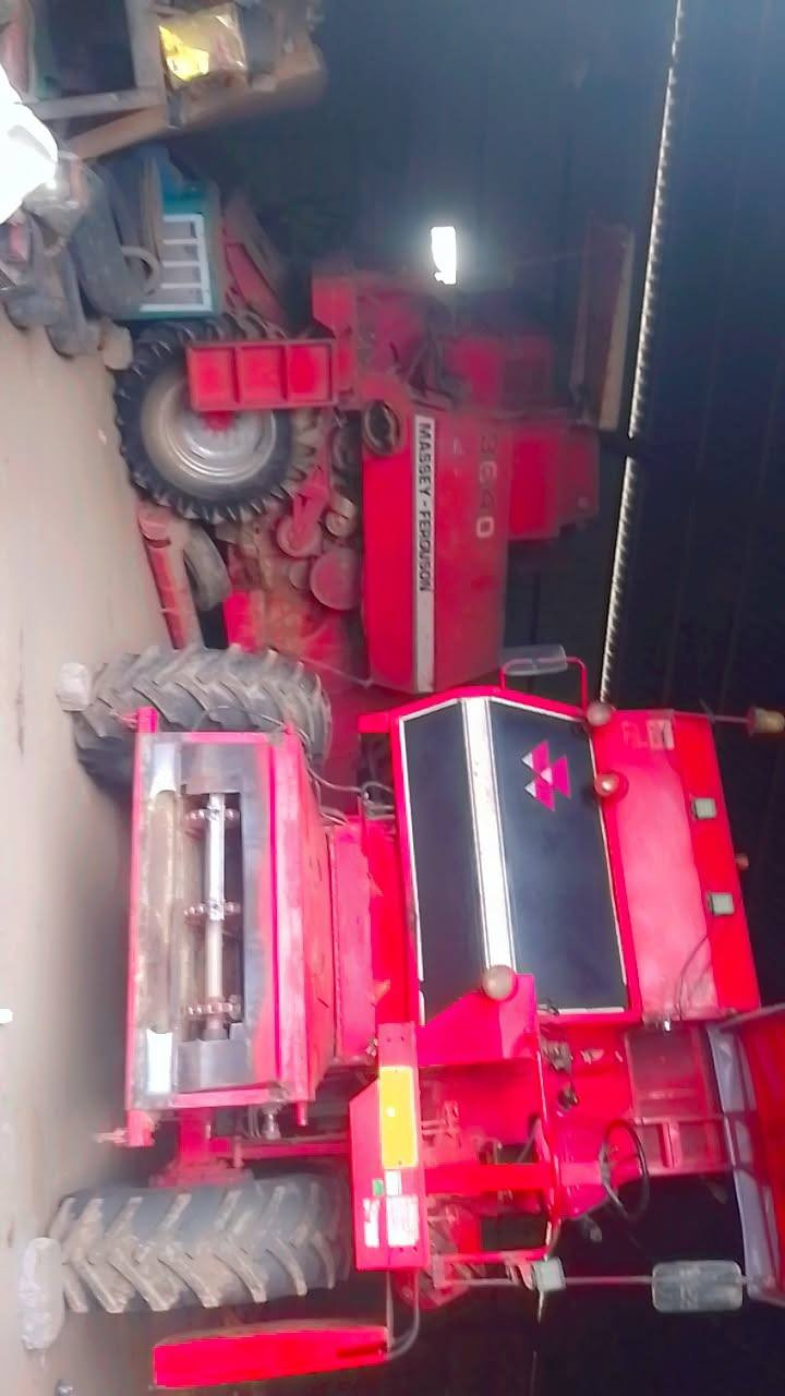 السلام عليكم حاصدات للبيع اثنين 90 و 99 ***********
