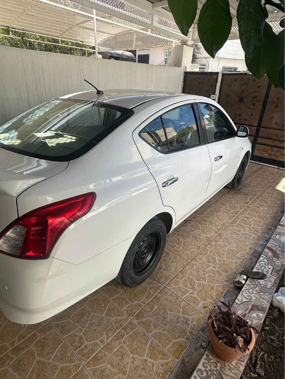 نيسان صني خليجي 2019  
 سنوية لل2029 
بدون صبغ و بارد 
دفتر بنزين
ماشي ١١٠ 
فول مواصفات هذا يختلف 
كاميرا خلفي حساس خلفي  شاشه ايباد كار بلي  
سيارة  مابي مصرف  
مكاني كركوك ***********
سعر ١٠٥ ومجال كركوك, العراق
