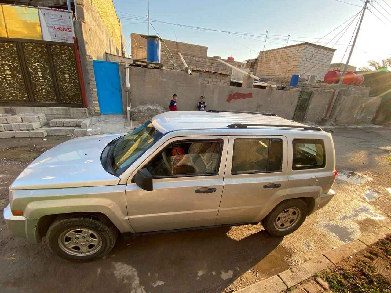 سلام عليكم سياره للبيع جيب باتريوت موديل 2008 سياره بلاديه حداده تايرات سنويه منتهيه بسنه 2025  بس مكينه كايمه السعر 42 وبيها مجال المكان البصره قضاء المدينه الهوير‏‪***********‬‏
