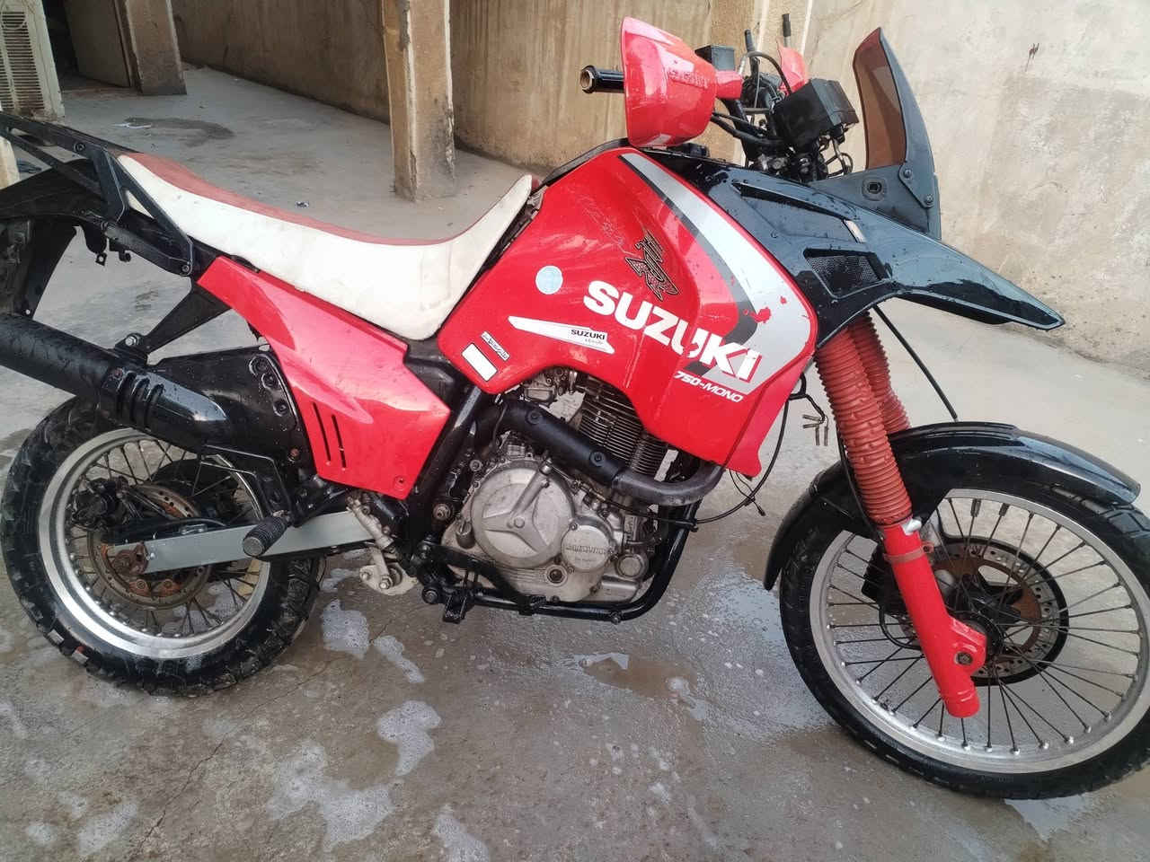 سلام عليكم قفاز البيع مكينه ٧٥٠ تفاصيل ***********
