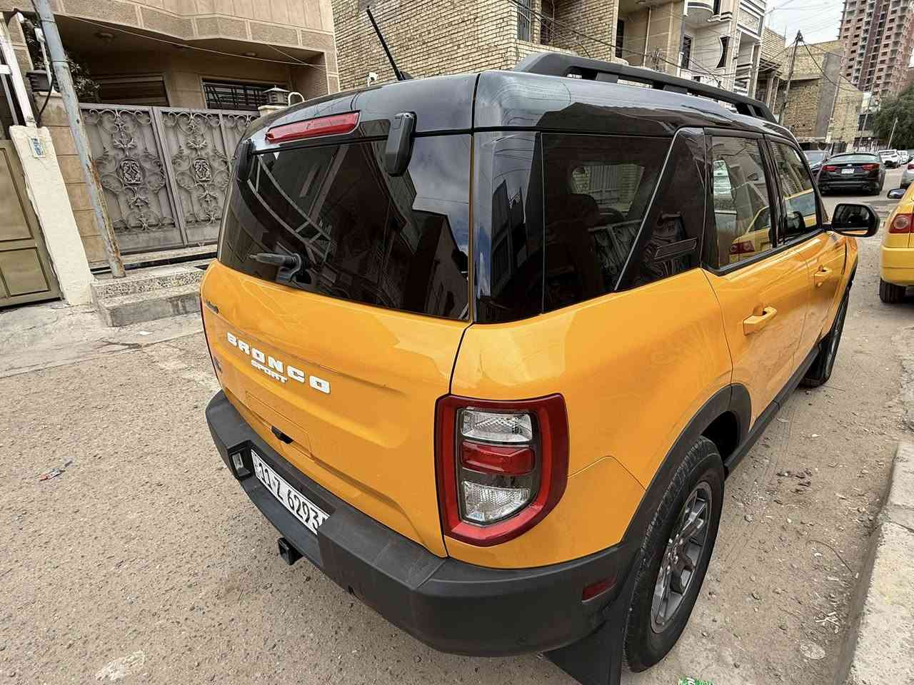 ‏Ford Bronco Sport 2023
اللون المميز بهذا الموديل برتقالي سقف اسود رقم بغداد
ضرر واضح بالصور
ايرباگ راجع سستم
بدون دواخل بدون شواصى 
محرك 5'1 تيربو
فول مواصفات 1/1
بانوراما + فتحت سقف
فور ويل
داخل قرميدي
بصمة
شاشة 
كاميرا 
رادار 
حساس 
ويل كب كروم 
لايد ليد 
بگلايد بلادى
تحكمات ستيرن 
تحديد سرعة 
نظام ايكو سبورت  نورمال 
بعد بيها هواي مواصفات، السيارة جدا جدا نظيفة، ماشية 22 الف، وسعرها النهائي 175
اتصال ***********
***********
